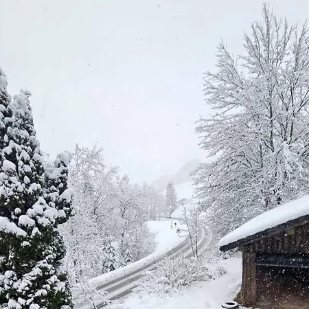 Dom wakacyjny Alpine With Mountain Views And Hot Tub *