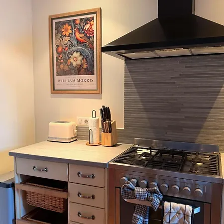 Alpine With Mountain Views And Hot Tub Ferienhaus Les Gets