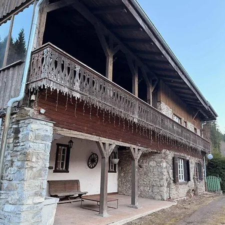 Alpine With Mountain Views And Hot Tub Ferienhaus Les Gets